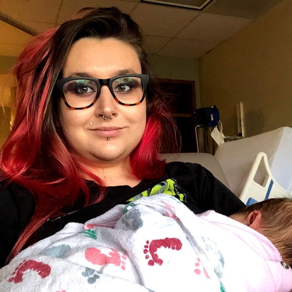 Meet your Posher, Keely! - Picture 4 of 4